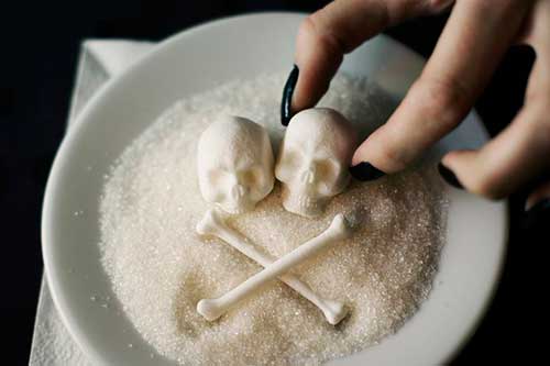 Сахар провоцирует онкологию.